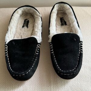 UGGK Koolaburra  Black‎ Sherpa Lined Slip-On Moccasin Slipper Size 7